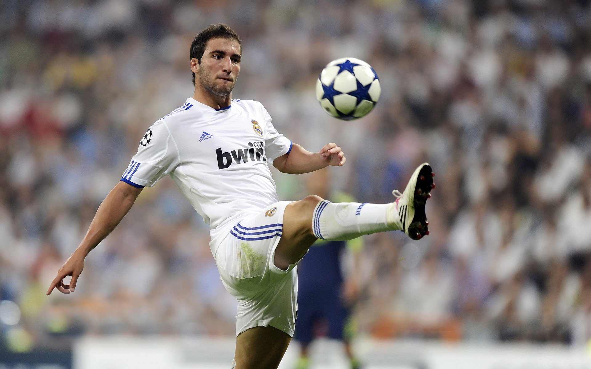 浓眉狂轰40+20难救主！黄蜂用最残忍的方式揭开湖人致命伤