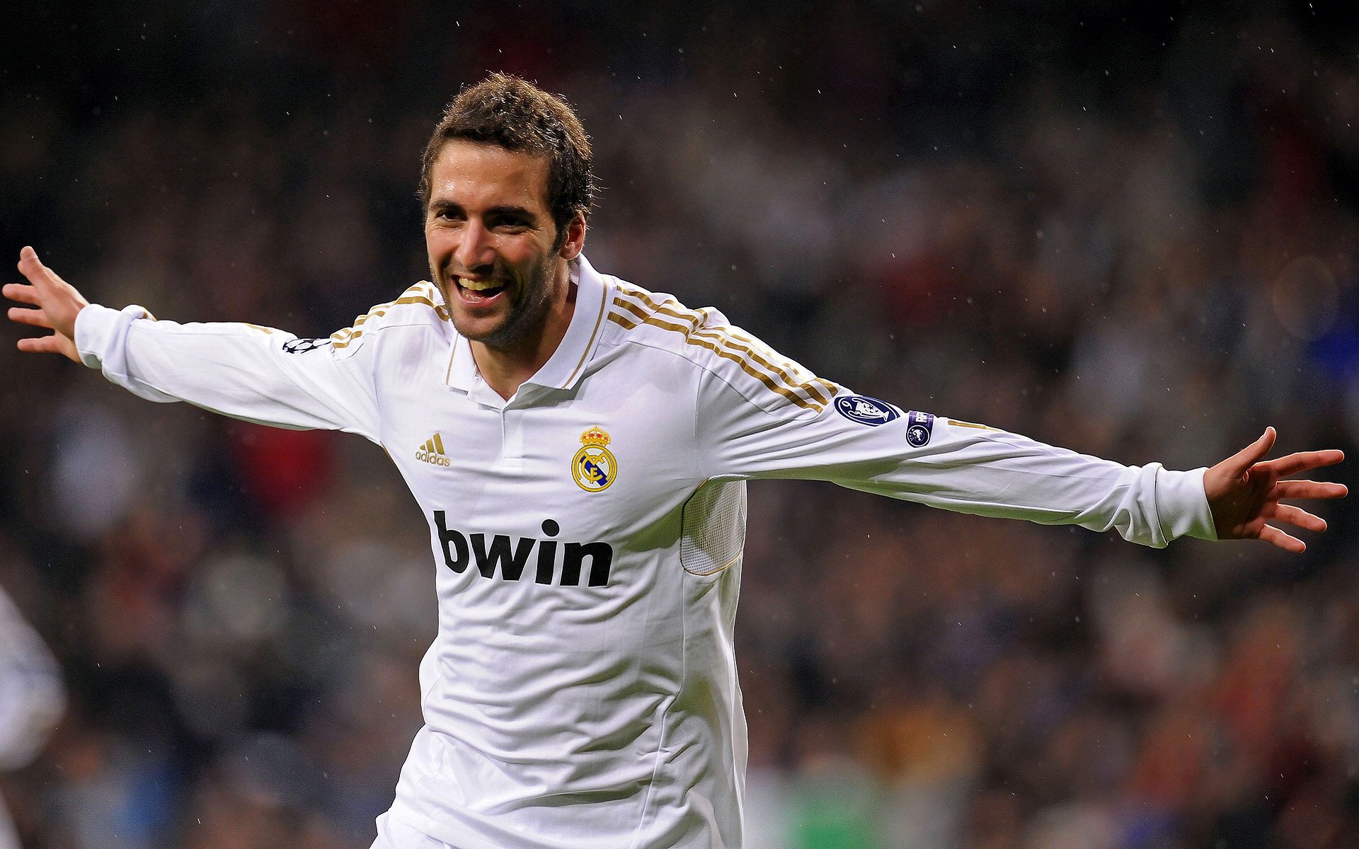 奥运周期关键战之夜，欧文舞台越大越强，当聚光灯刺眼时，他选择成为光