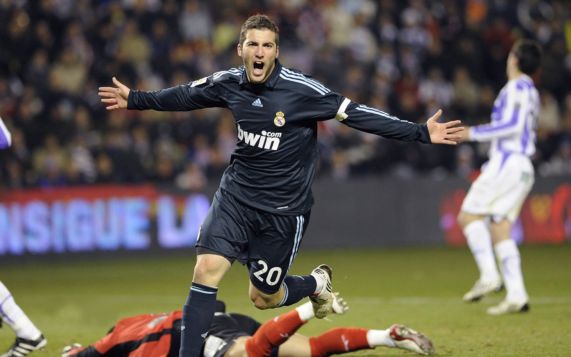 生涯之夜！米切尔狂砍41+7率老鹰爆冷奇才，华盛顿防线惨遭刺穿